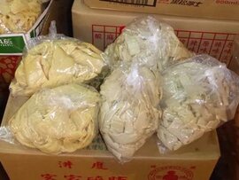 台湾で必ず買う食材の一つ。乾筍尾茸。いわゆるメンマ（シナチク）の原料です。